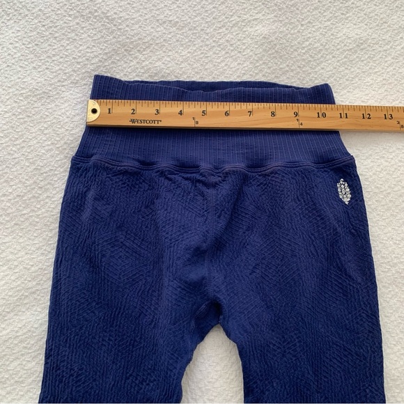 Free People Movement Good Karma Tile Textured two piece leggings and bra set - Picture 8 of 16